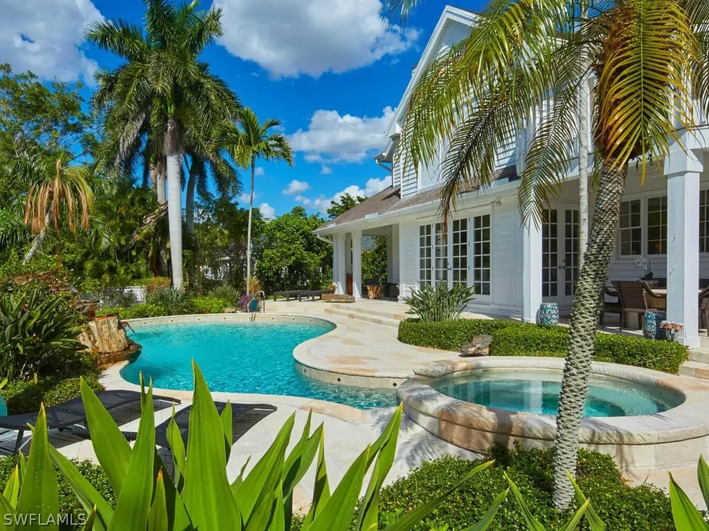 2750 Treasure Lane Naples FL 34102