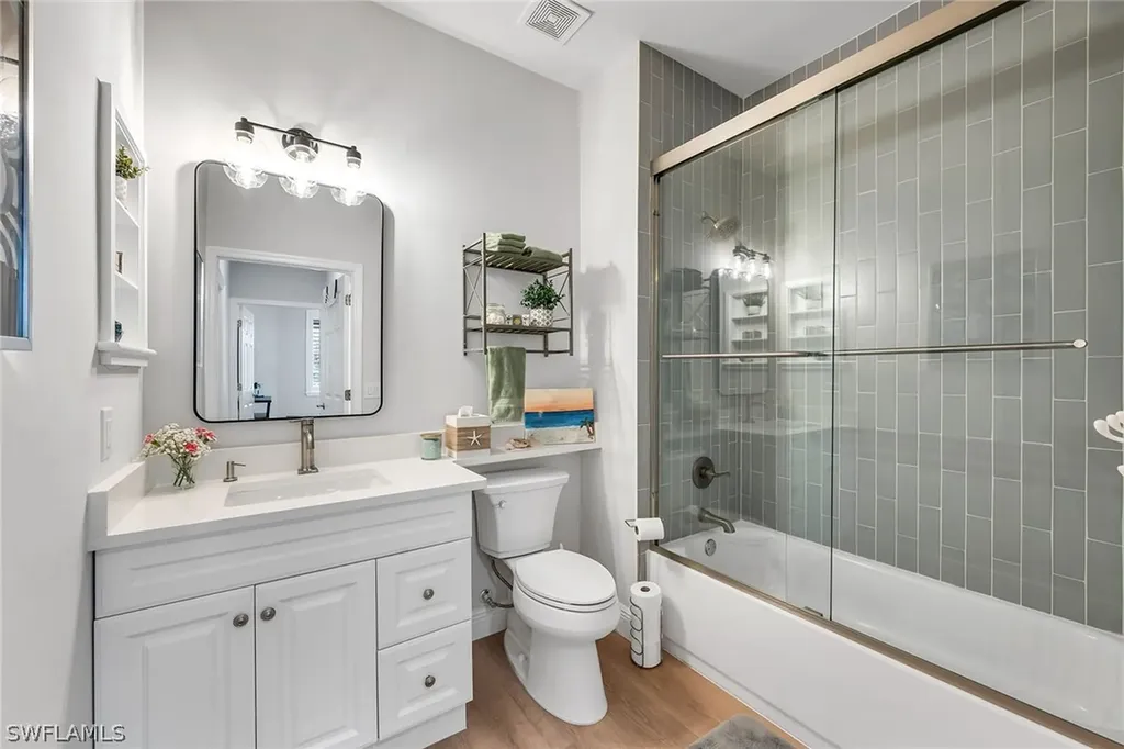 4843 Hampshire Court Naples FL 34112