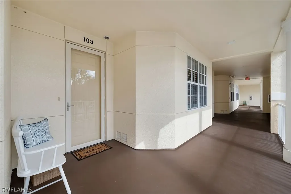 4843 Hampshire Court Naples FL 34112