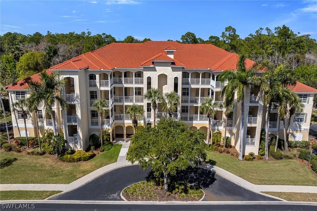 4843 Hampshire Court Naples FL 34112
