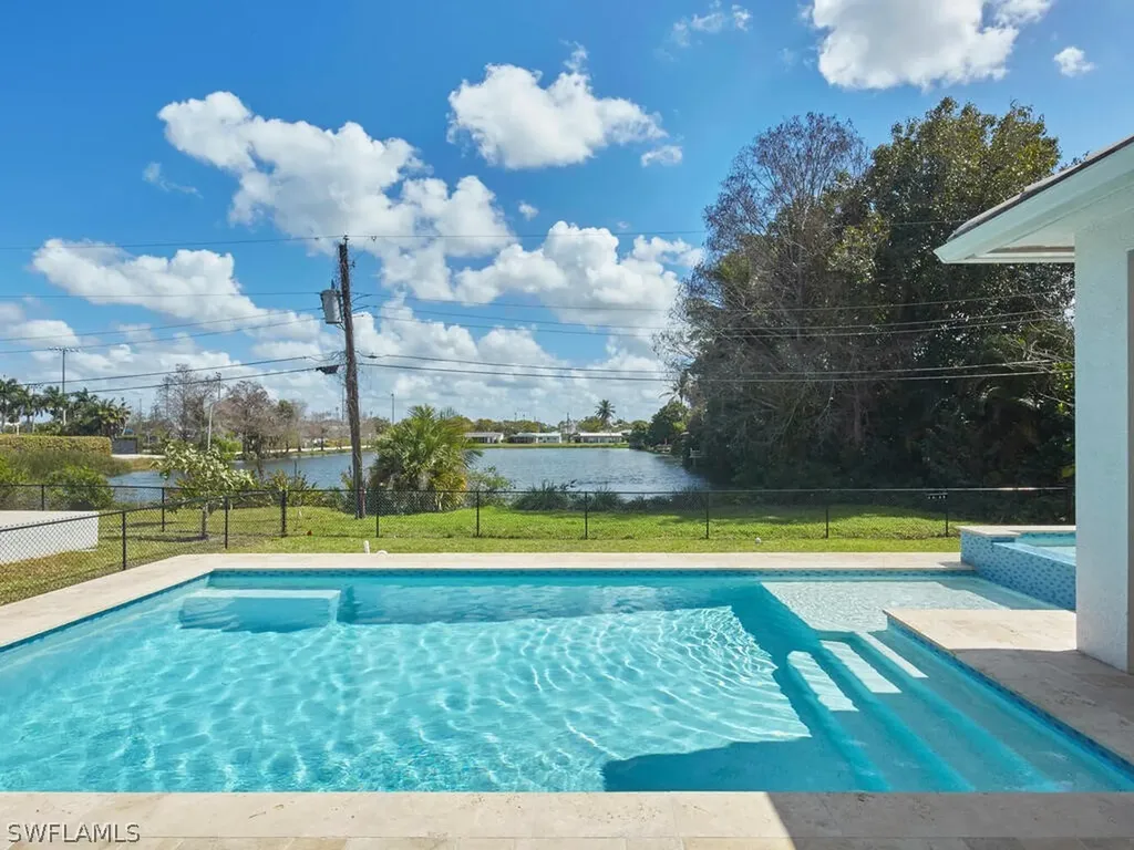 1448 10th Street N Naples FL 34102