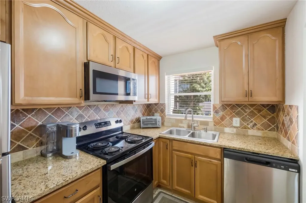 180 Turtle Lake Court Naples FL 34105
