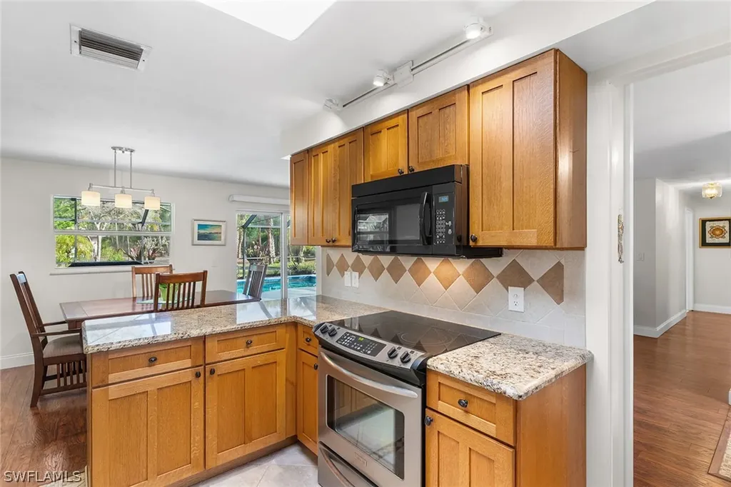3675 1st Avenue NW Naples FL 34120
