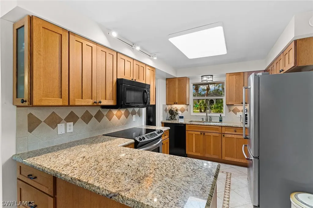 3675 1st Avenue NW Naples FL 34120