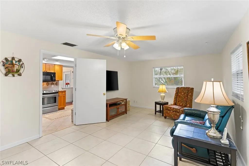3675 1st Avenue NW Naples FL 34120