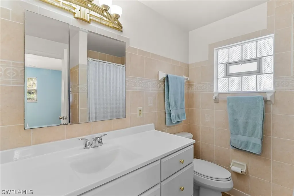 3675 1st Avenue NW Naples FL 34120