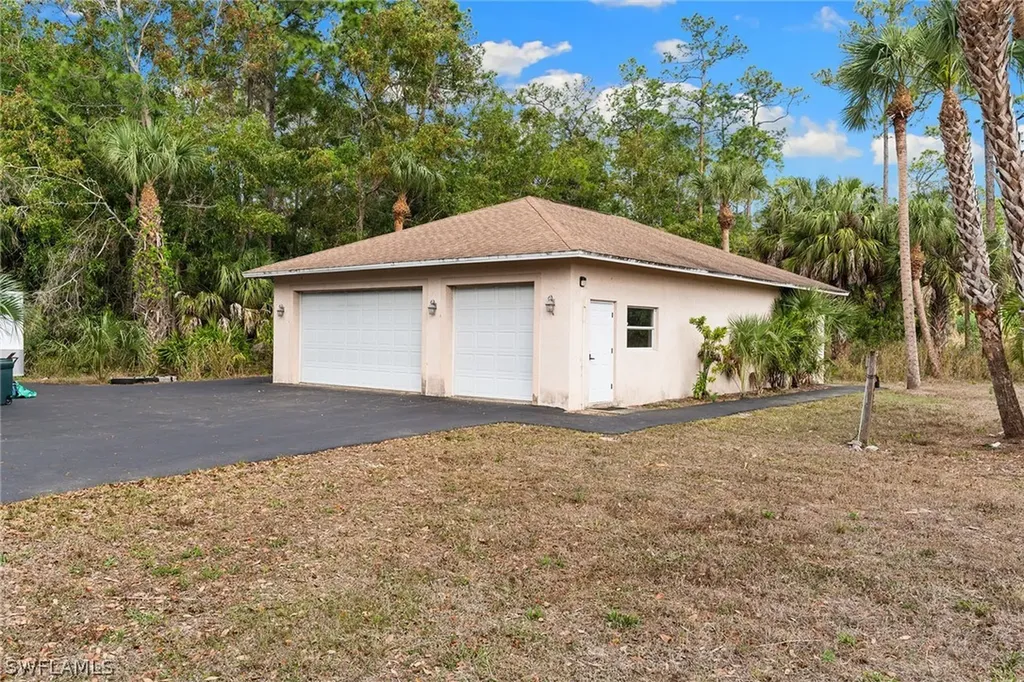 3675 1st Avenue NW Naples FL 34120