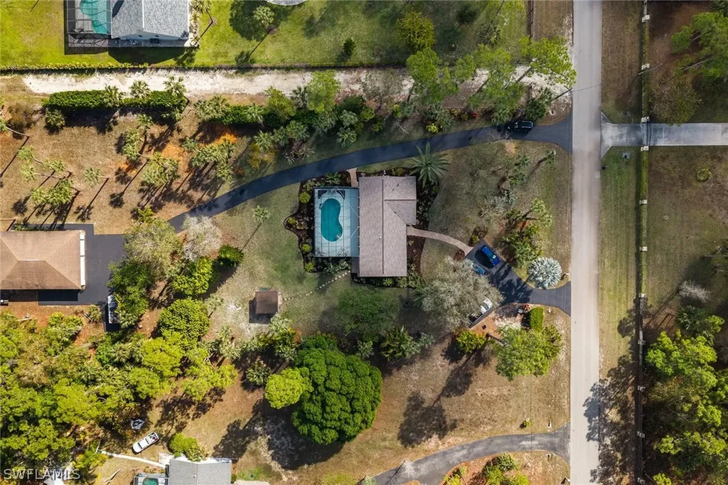 3675 1st Avenue NW Naples FL 34120