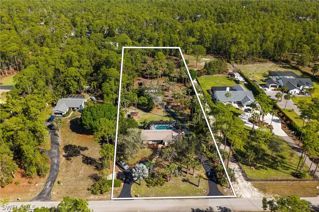 3675 1st Avenue NW Naples FL 34120