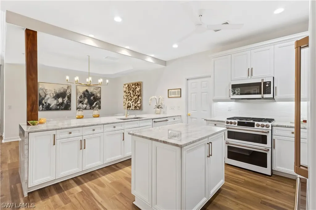 2834 Tiburon Boulevard E Naples FL 34109