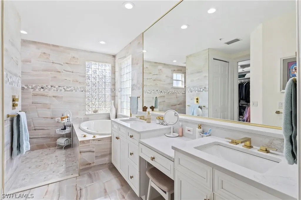 2834 Tiburon Boulevard E Naples FL 34109