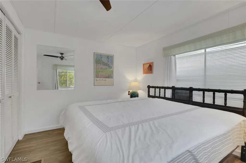 143 Moorhead Manor Naples FL 34112