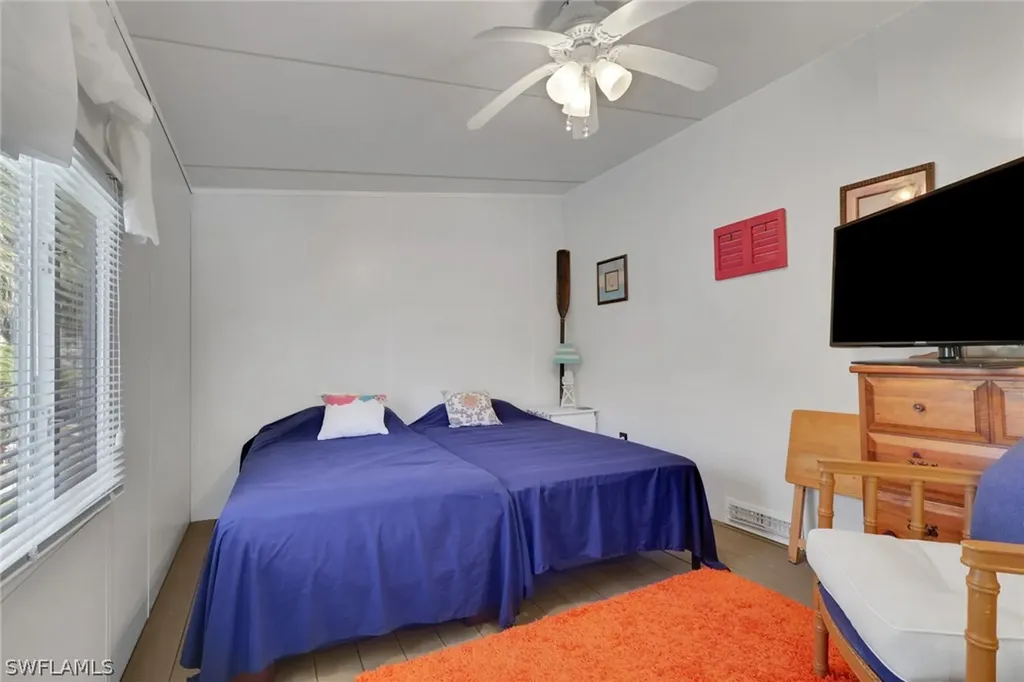 143 Moorhead Manor Naples FL 34112