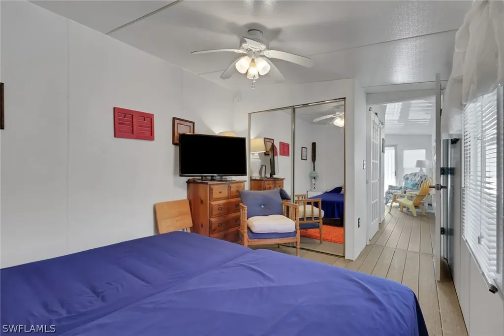 143 Moorhead Manor Naples FL 34112