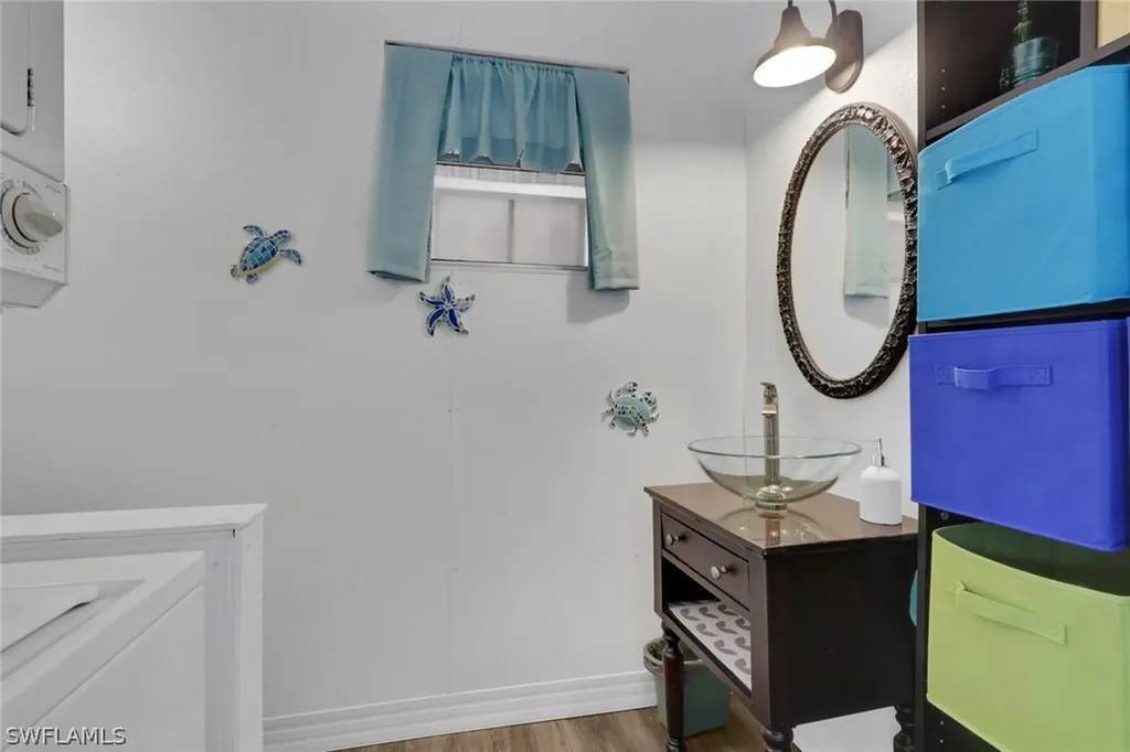 143 Moorhead Manor Naples FL 34112