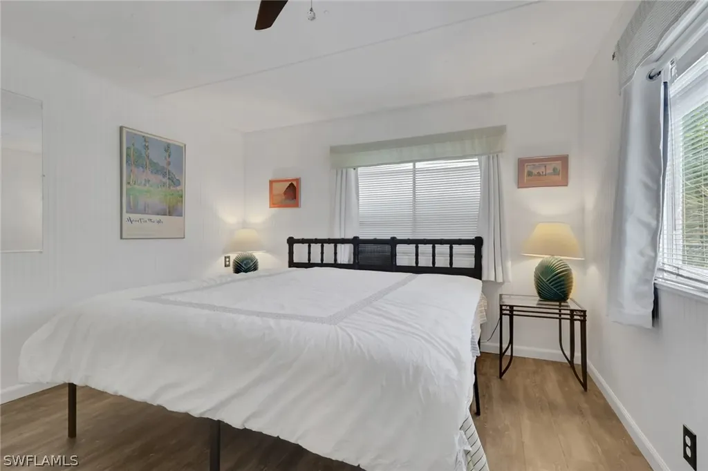 143 Moorhead Manor Naples FL 34112