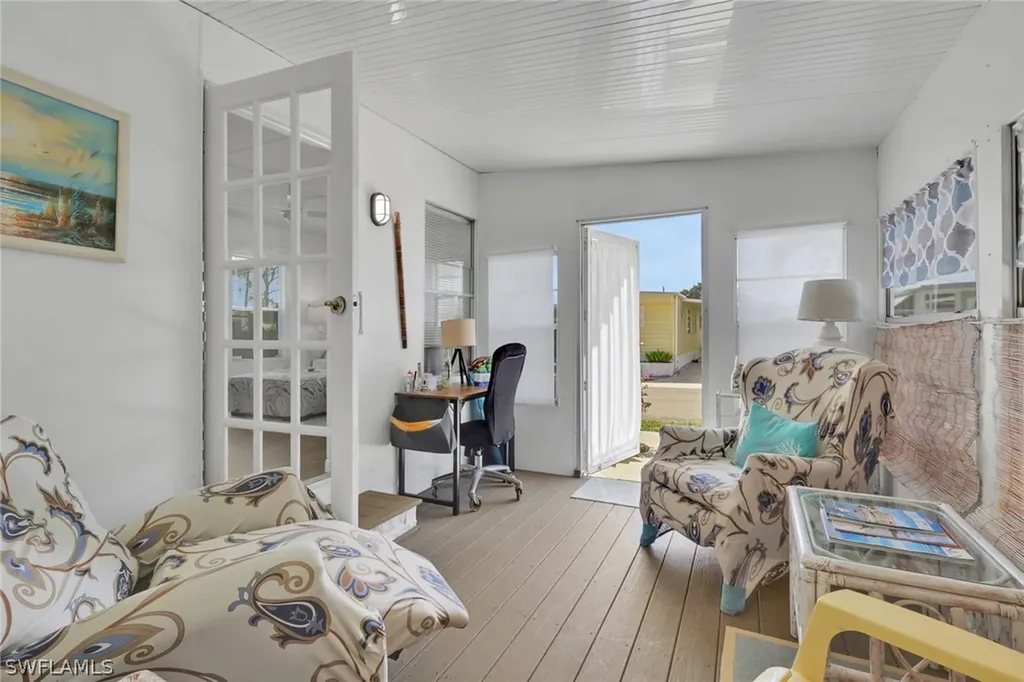 143 Moorhead Manor Naples FL 34112