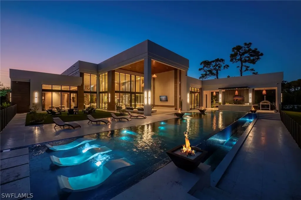 Naples FL, 6616 Trail Boulevard