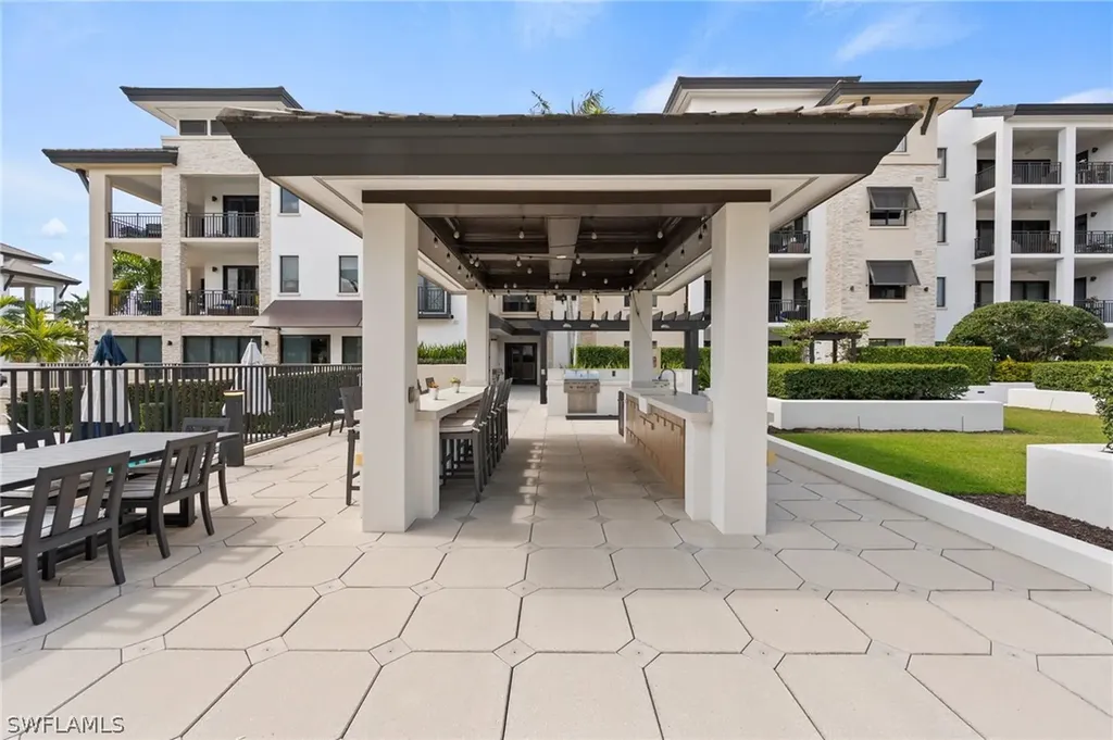 1035 3rd Avenue S Naples FL 34102