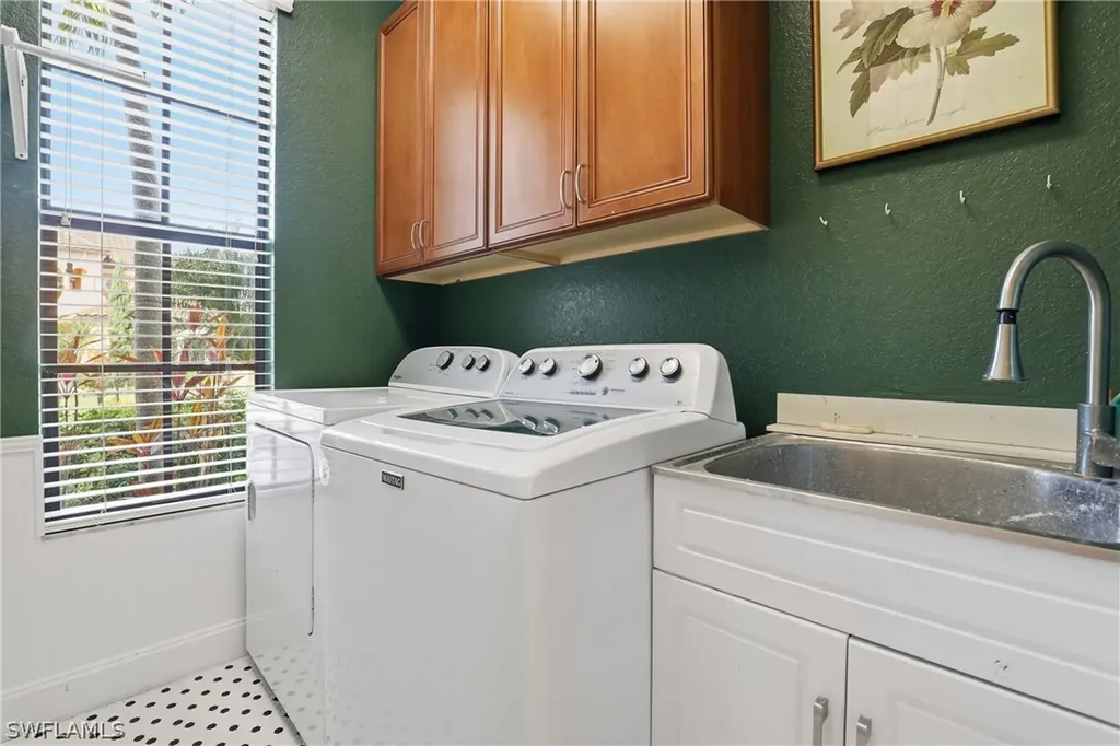 8843 Tropical Court Fort Myers FL 33908