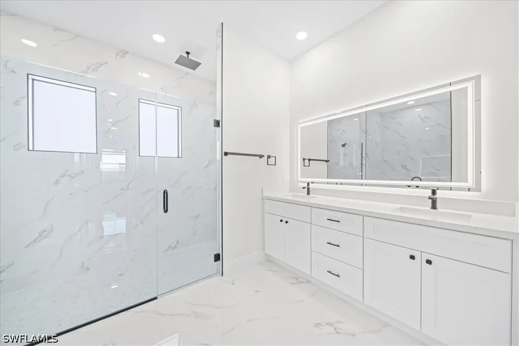 18 NE 11th Lane Cape Coral FL 33909