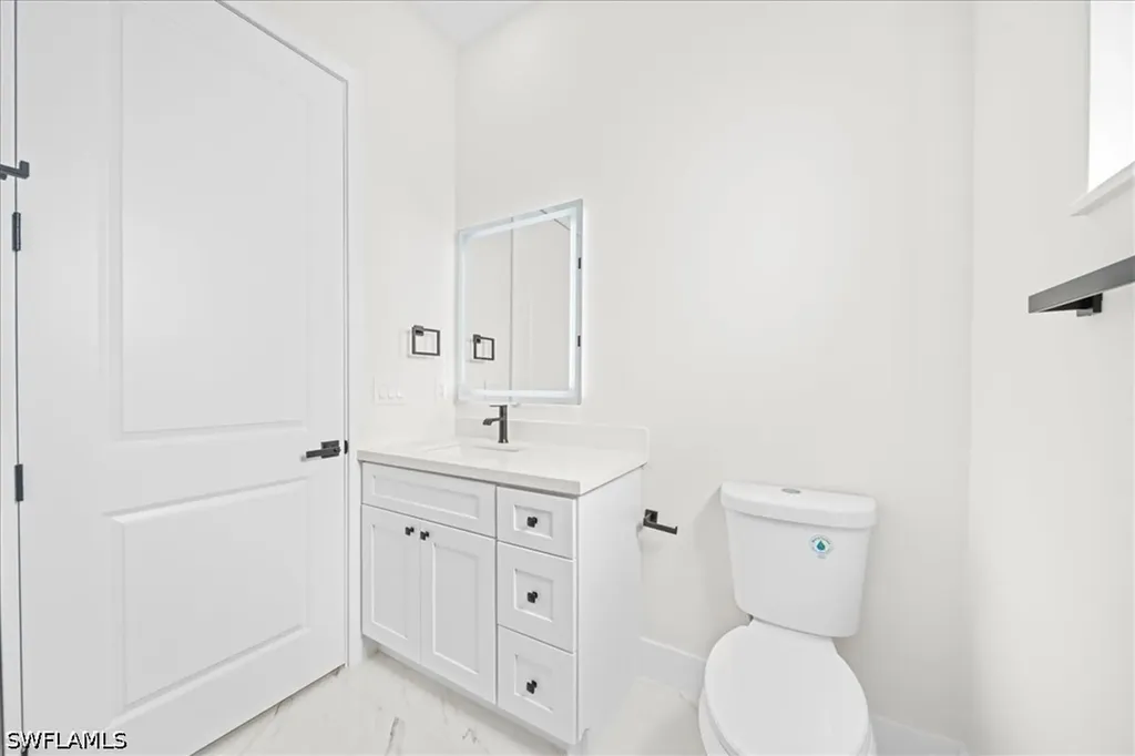 18 NE 11th Lane Cape Coral FL 33909