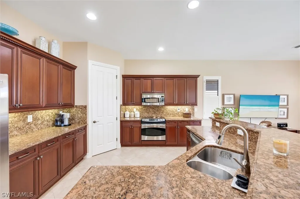 7660 Cottesmore Drive Naples FL 34113