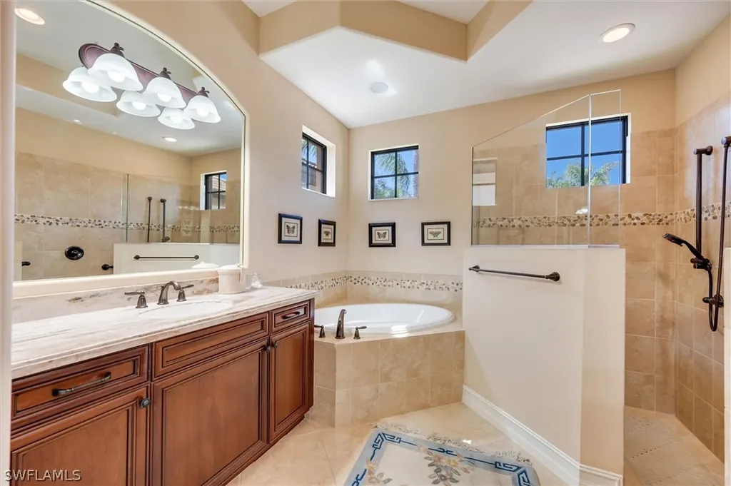 7660 Cottesmore Drive Naples FL 34113