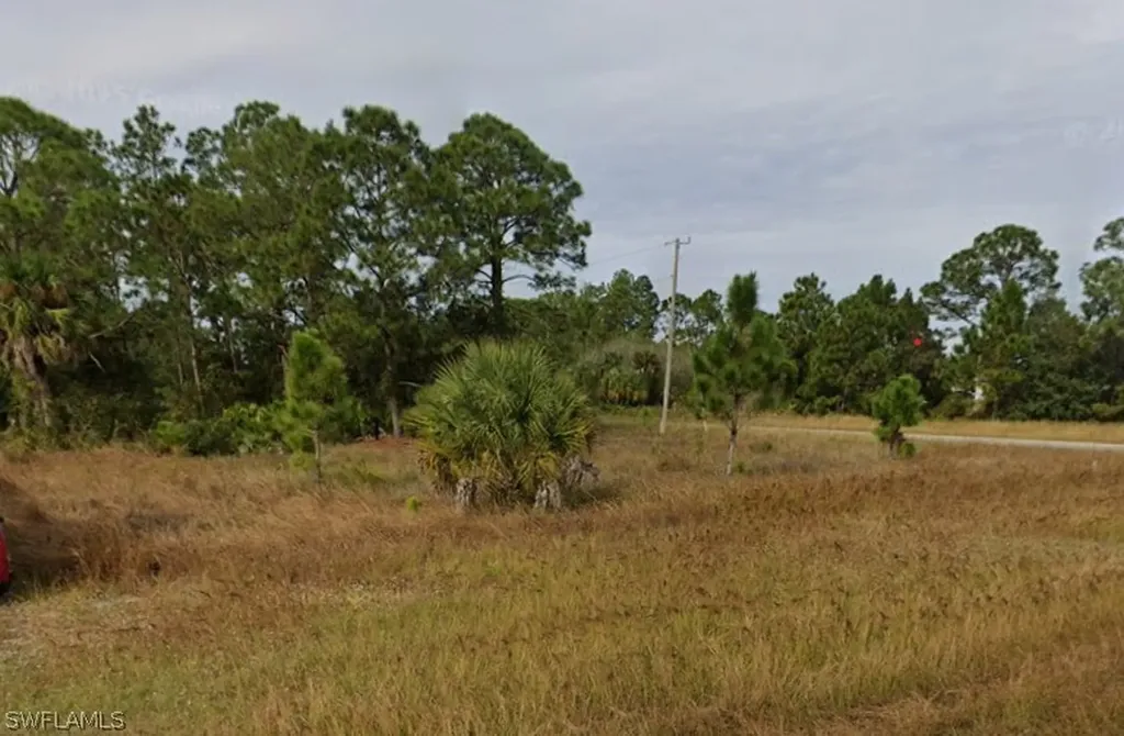 547 Columbus Boulevard S Lehigh Acres FL 33974