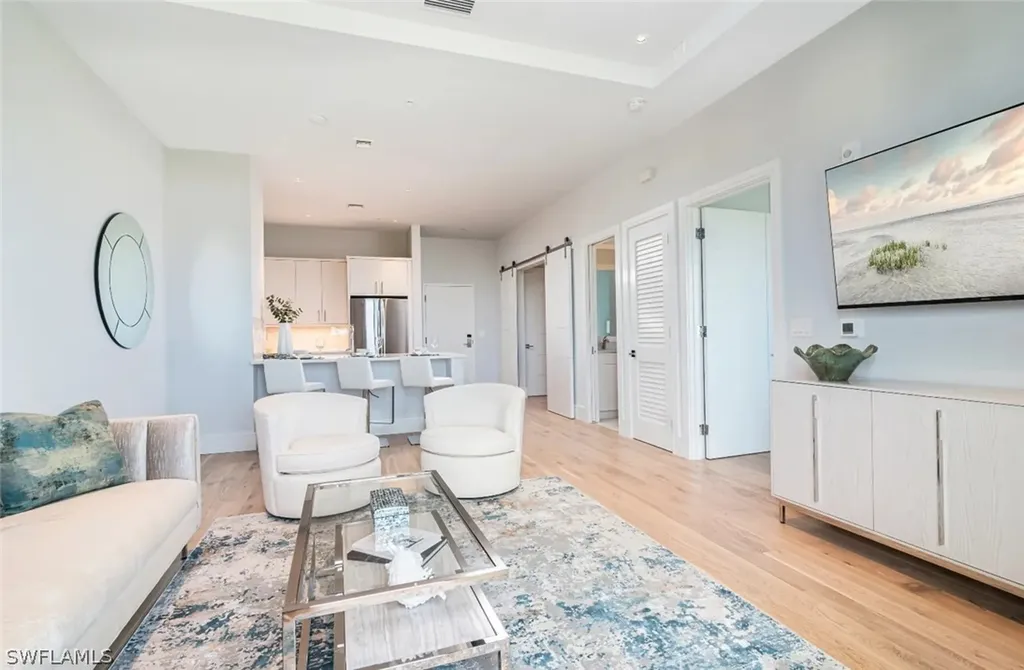 101 8th Street S Naples FL 34102