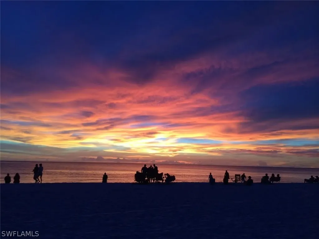 101 8th Street S Naples FL 34102