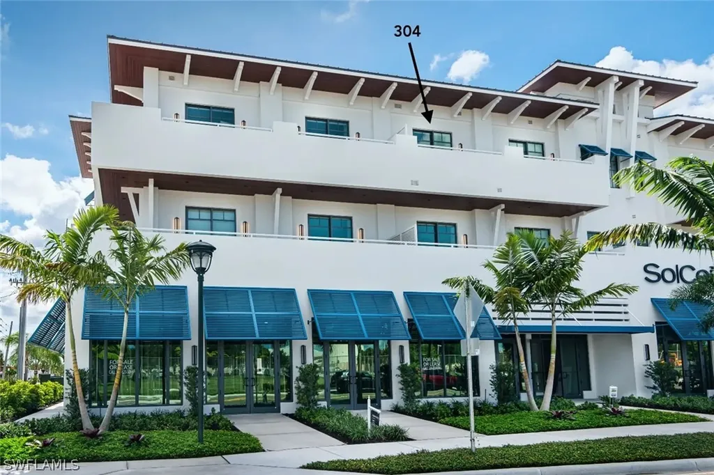 101 8th Street S Naples FL 34102