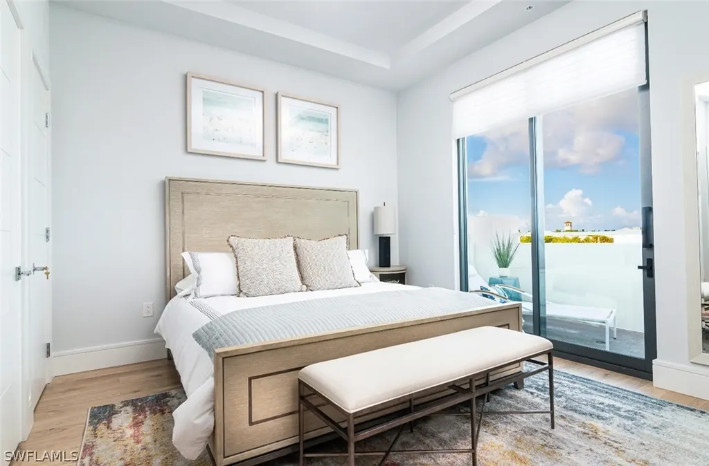 101 8th Street S Naples FL 34102