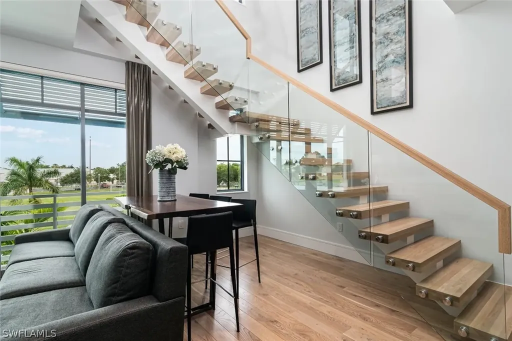 101 8th Street S Naples FL 34102