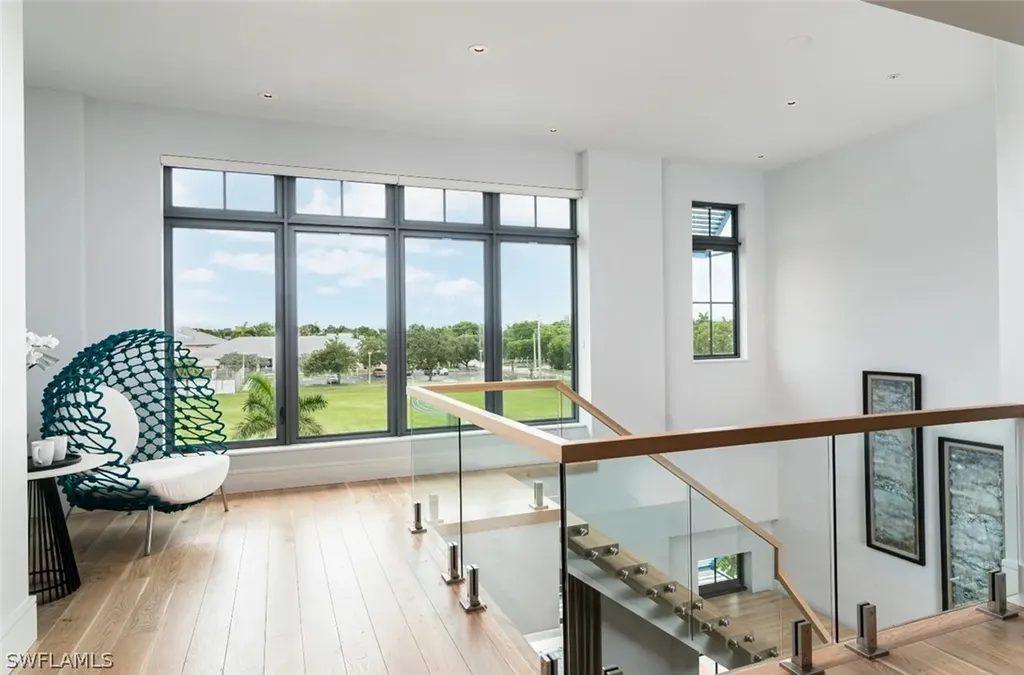 101 8th Street S Naples FL 34102