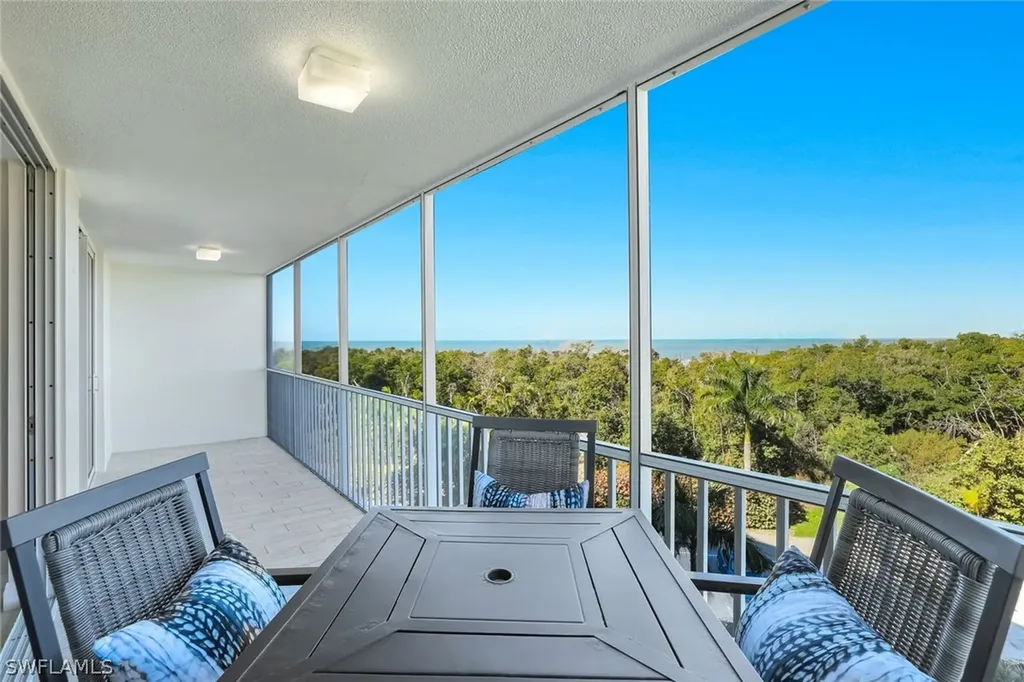 5 Bluebill Avenue Naples FL 34108