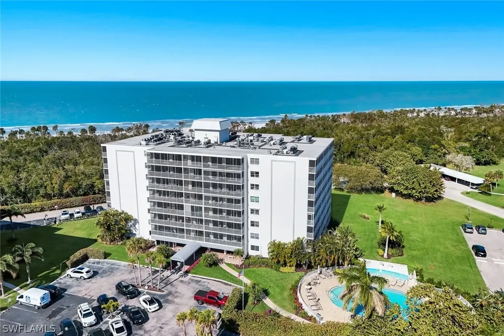 5 Bluebill Avenue Naples FL 34108