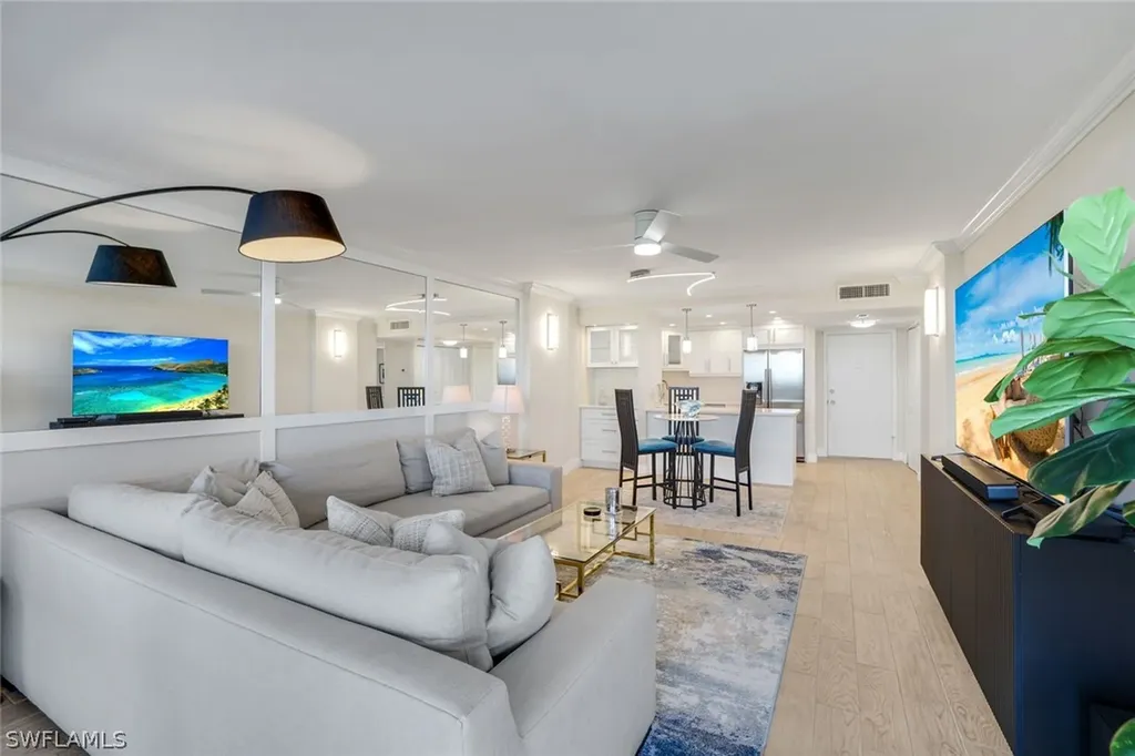 5 Bluebill Avenue Naples FL 34108