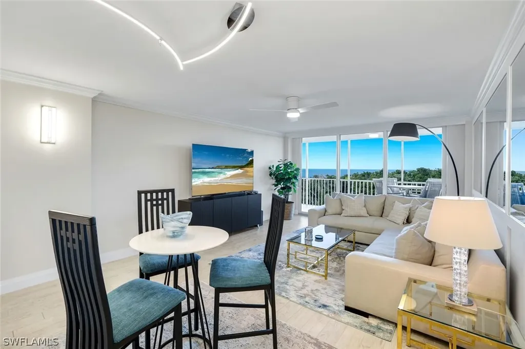 5 Bluebill Avenue Naples FL 34108