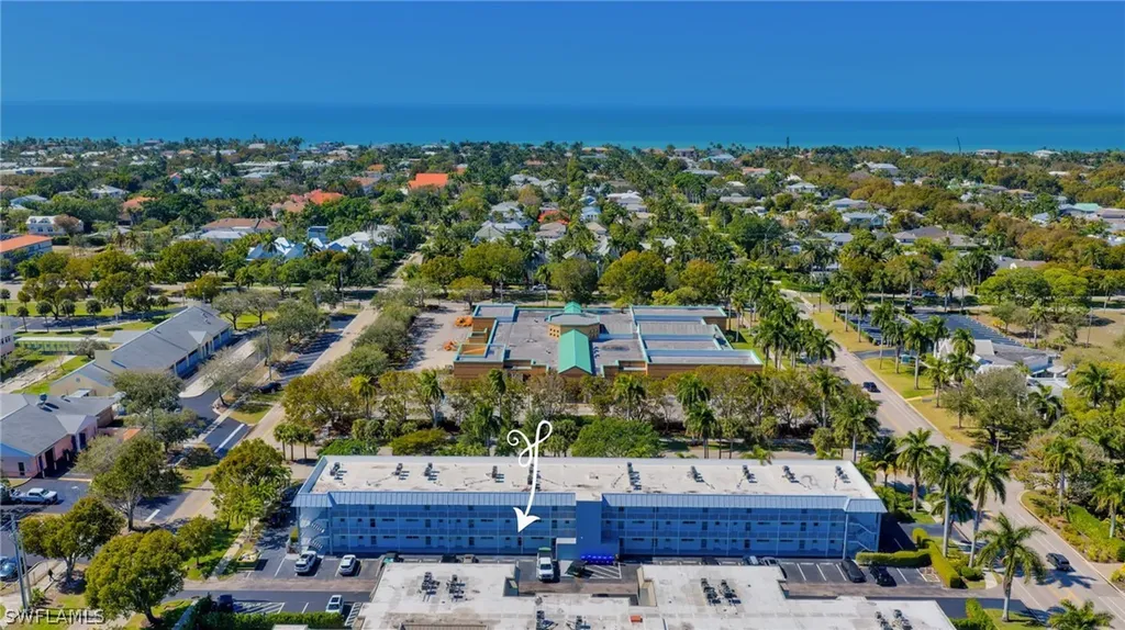 72 7th Street S Naples FL 34102