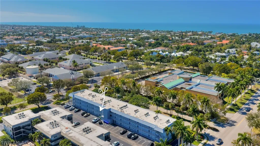 72 7th Street S Naples FL 34102