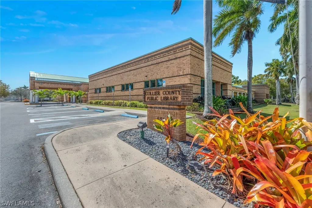 72 7th Street S Naples FL 34102