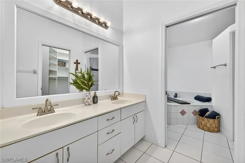 390 Saint Andrews Boulevard Naples FL 34113