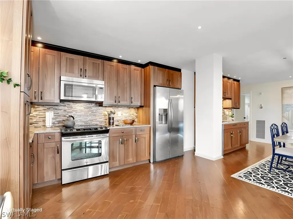 11030 Gulf Shore Drive Naples FL 34108