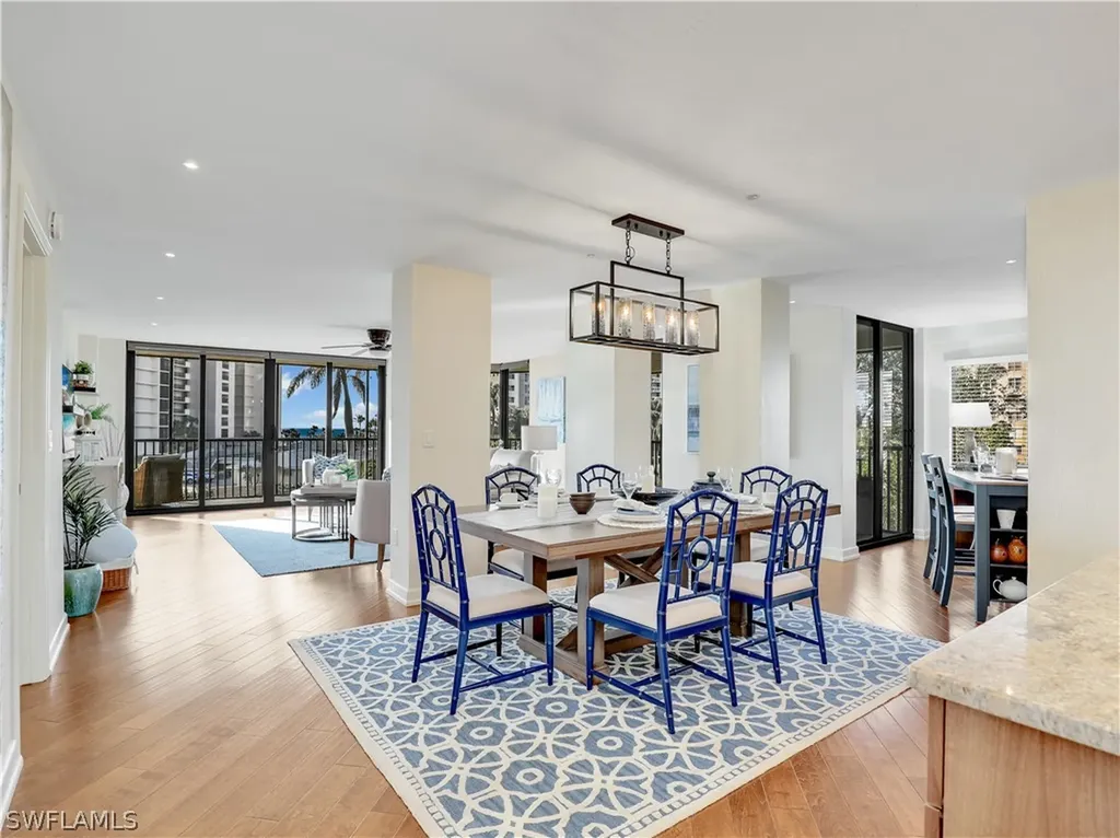 11030 Gulf Shore Drive Naples FL 34108