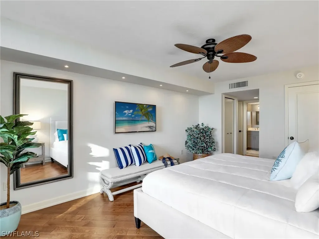 11030 Gulf Shore Drive Naples FL 34108