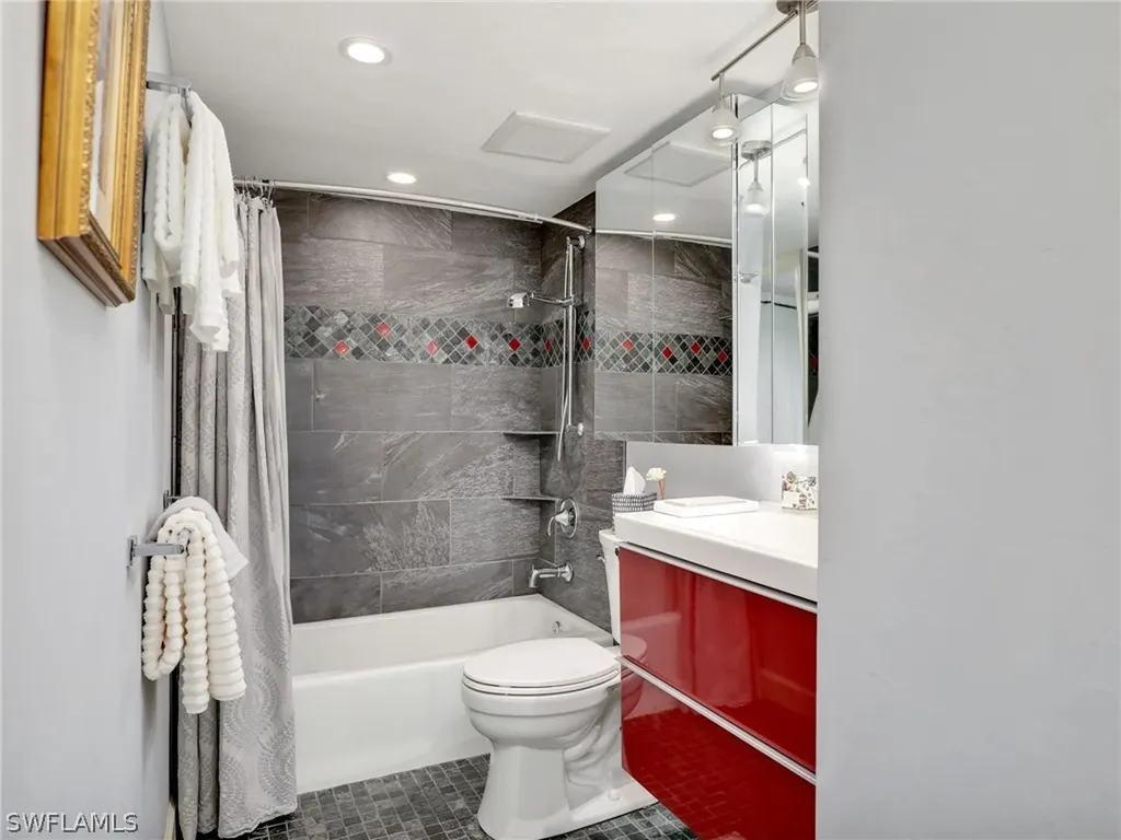 11030 Gulf Shore Drive Naples FL 34108