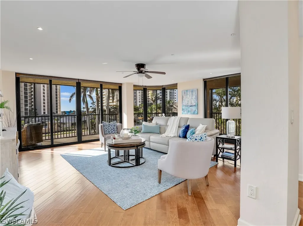 11030 Gulf Shore Drive Naples FL 34108