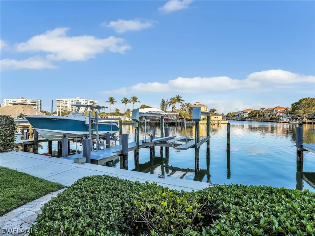 11030 Gulf Shore Drive Naples FL 34108