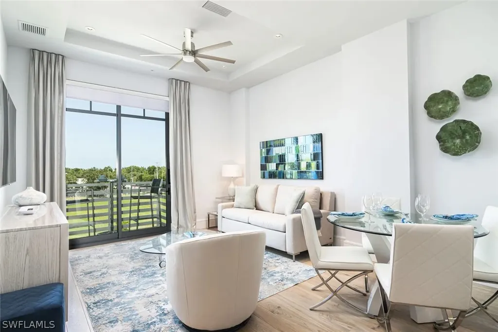 101 8th Street S Naples FL 34102